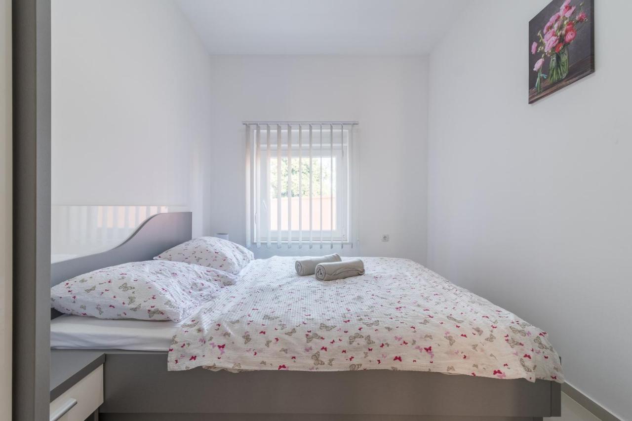 Villa Car 풀라 외부 사진