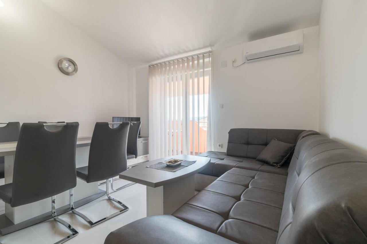 Villa Car 풀라 외부 사진